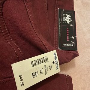 NWT Womens Aeropostale Skinny Jeans Maroon Size 00